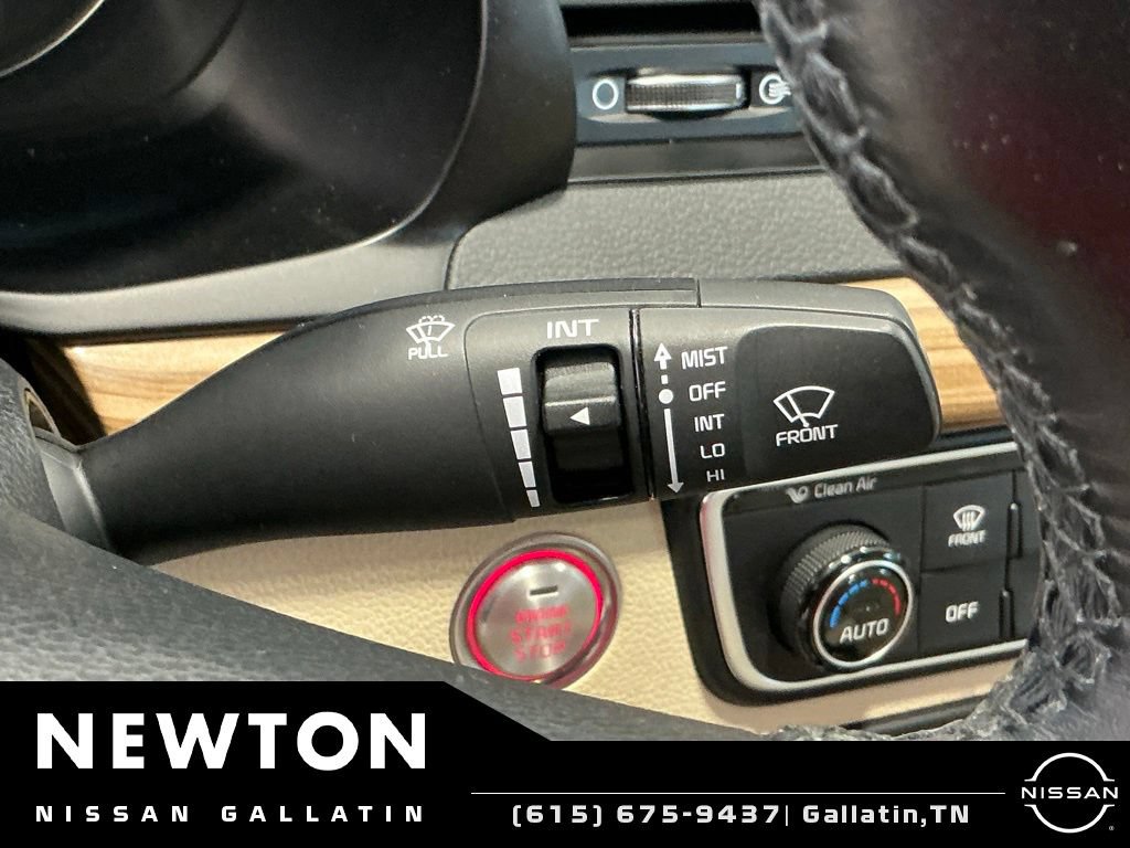 Used 2018 Kia Cadenza Premium w/ Luxury Package FWD image 33