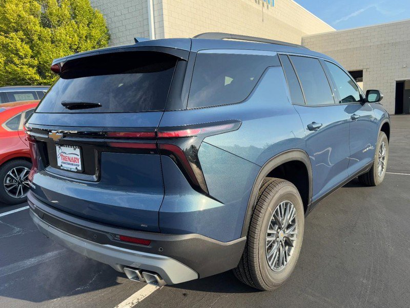 New 2026 Chevrolet Traverse LT image 3