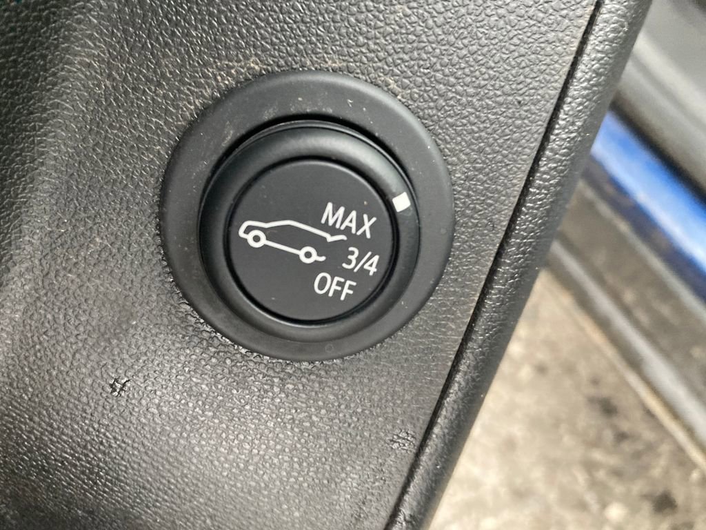 Used 2022 Chevrolet Equinox RS image 38