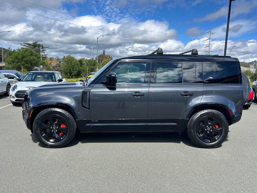 Used 2023 Land Rover Defender 110 X image 2