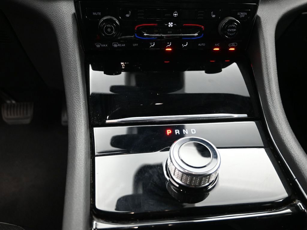 Used 2022 Jeep Grand Cherokee Altitude RWD image 16