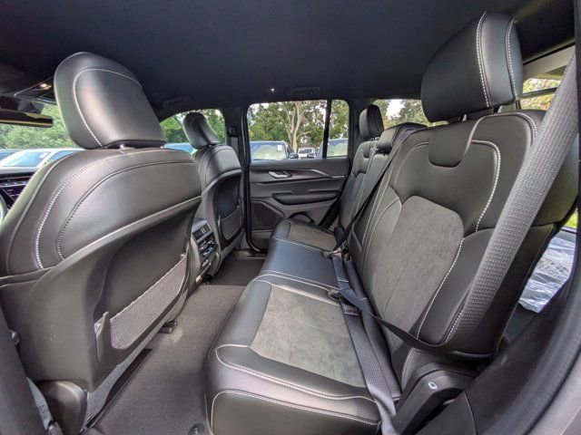 New 2025 Jeep Grand Cherokee Altitude image 12