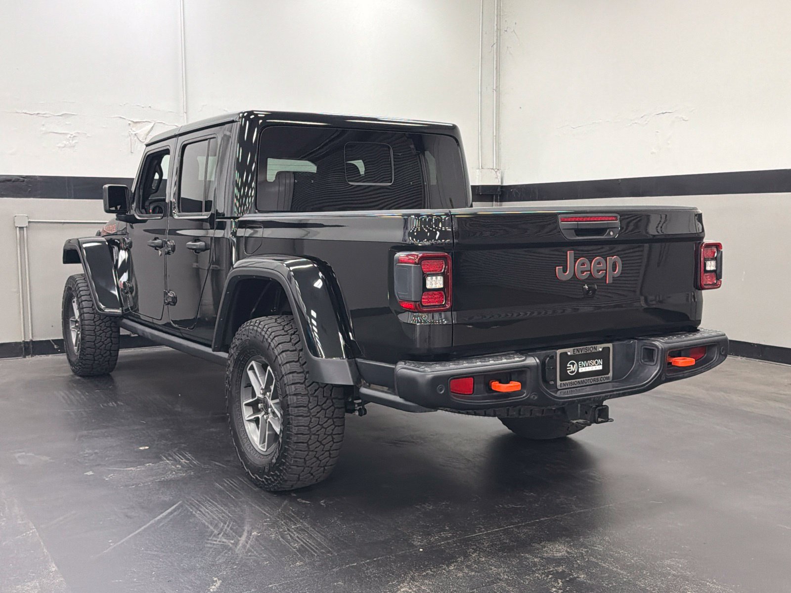 Used 2025 Jeep Gladiator Mojave AWD/4WD image 9