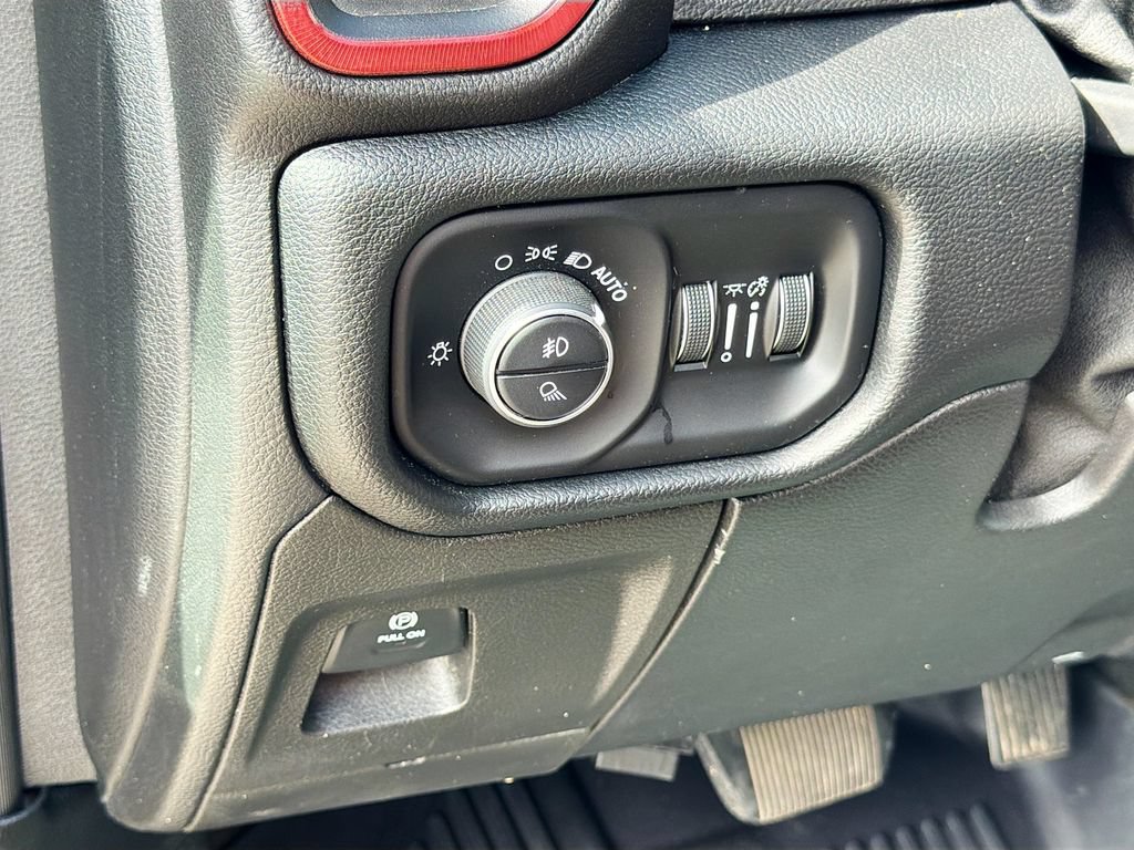 Used 2019 RAM 1500 Rebel AWD/4WD image 10