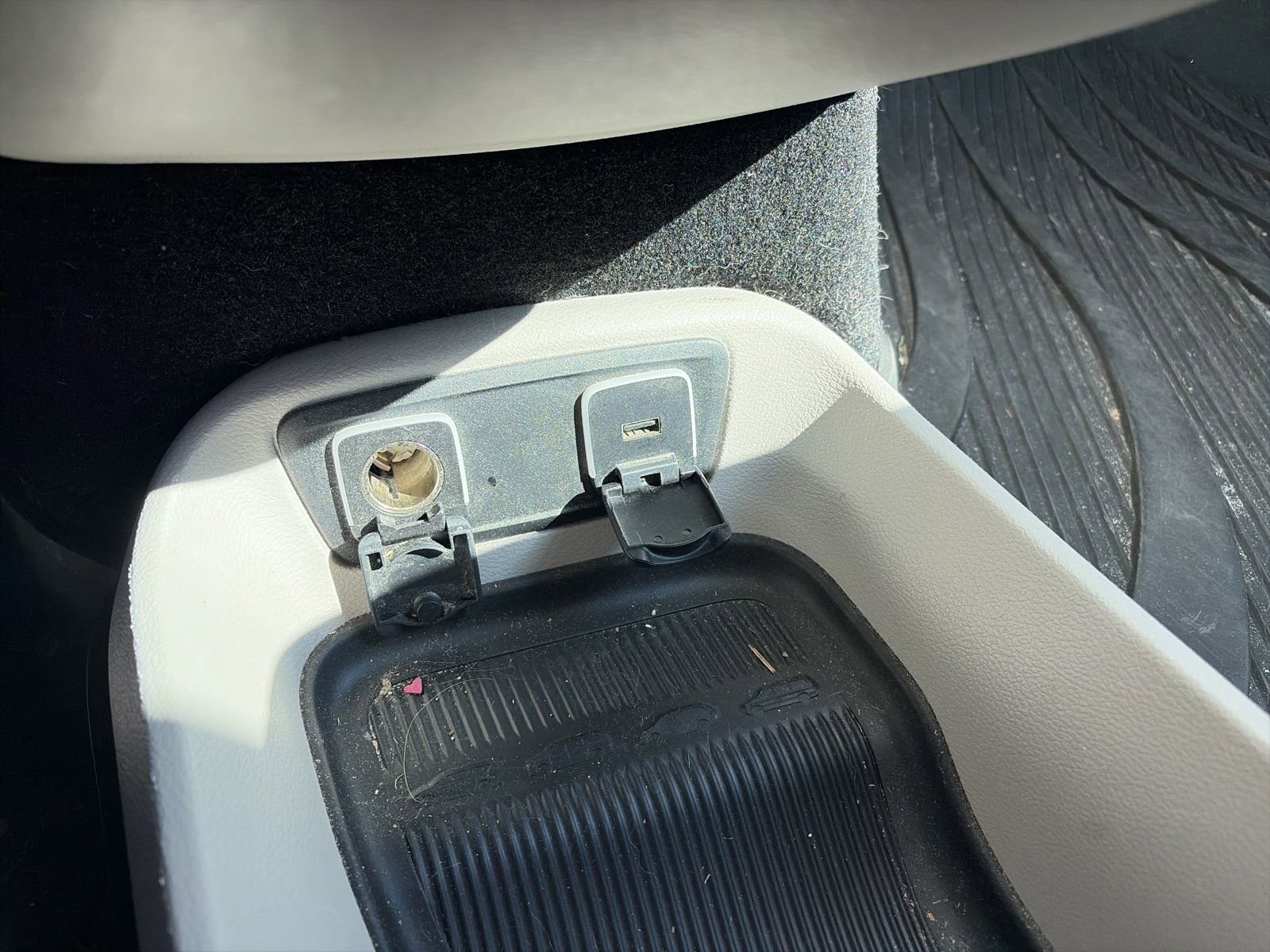Used 2017 Chrysler Pacifica Touring FWD image 18