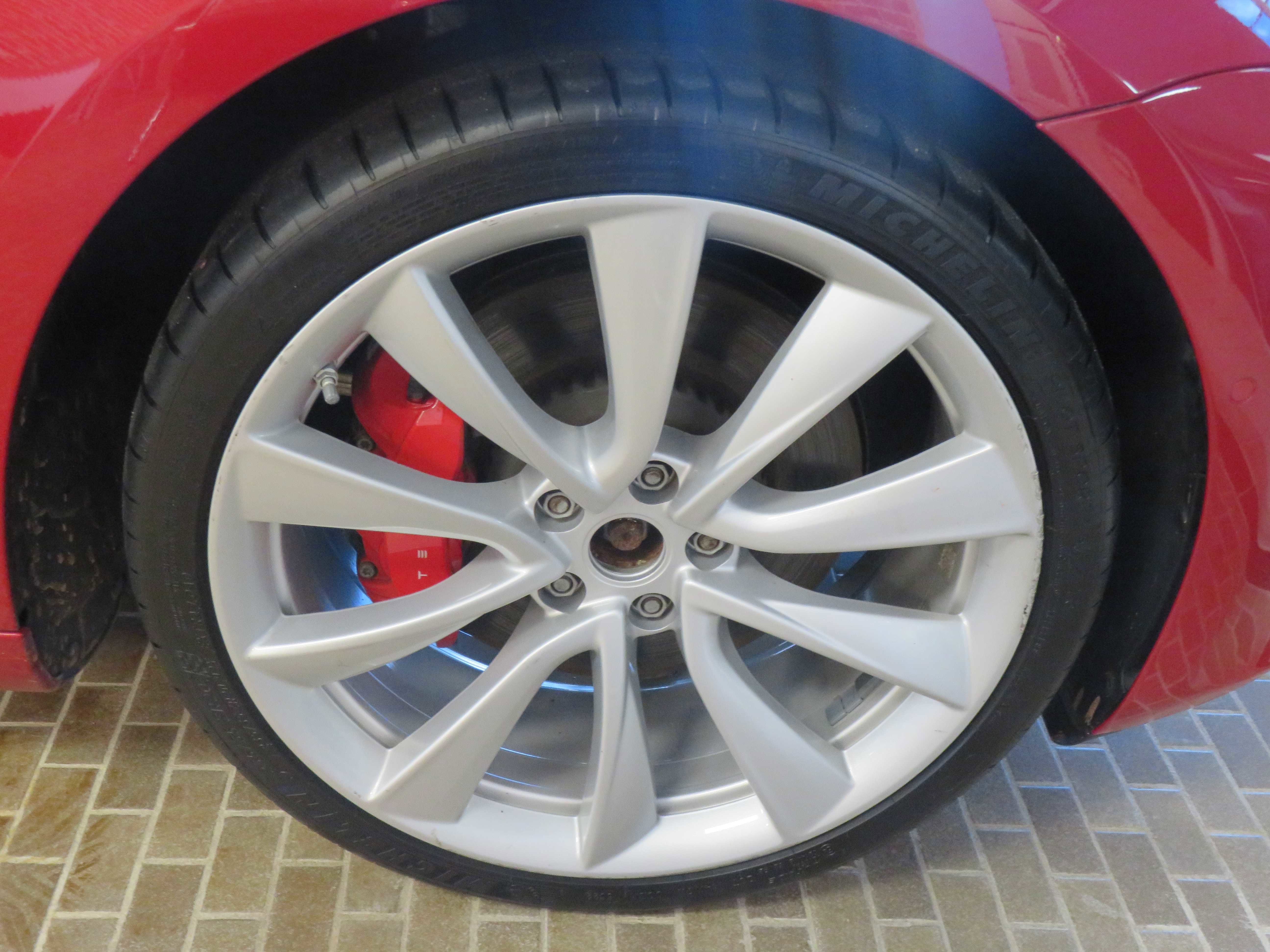 Used 2018 Tesla Model 3 Performance image 10