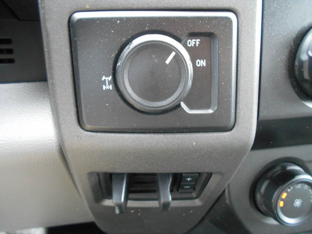 Used 2020 Ford F350 XL w/ STX Appearance Package RWD image 14
