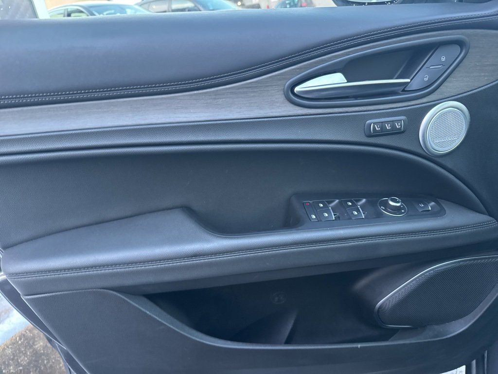 Used 2023 Alfa Romeo Stelvio Ti image 23