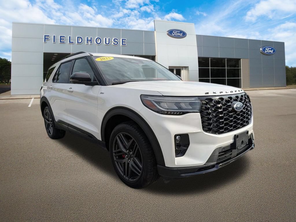 Used 2025 Ford Explorer ST-Line w/ ST-Line Street Pack AWD/4WD image 10