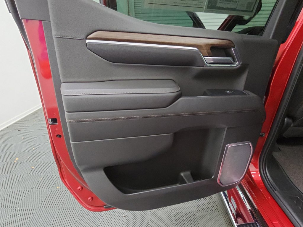 Used 2023 Chevrolet Silverado 1500 High Country RWD image 34