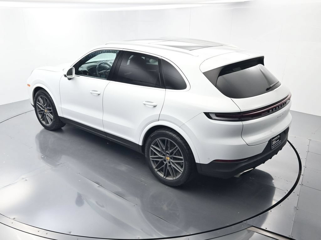 Certified 2024 Porsche Cayenne AWD/4WD image 32