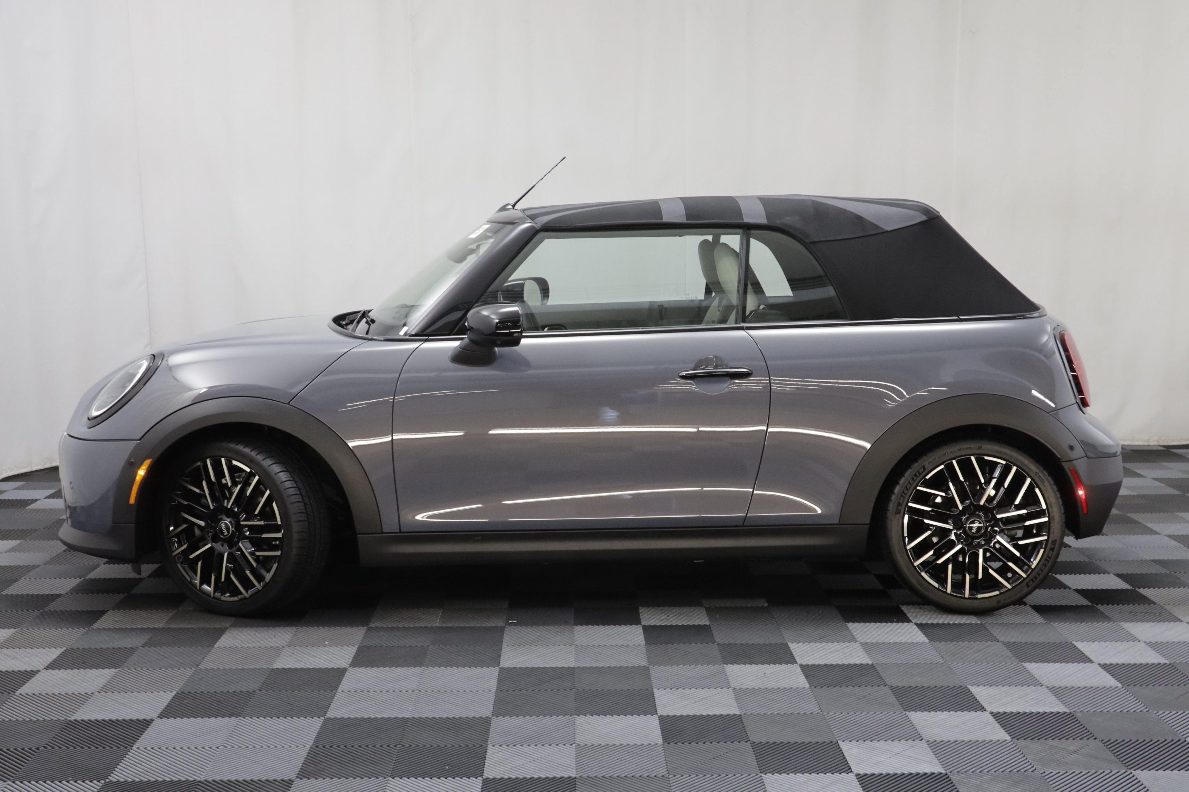 Certified 2025 MINI Cooper S FWD image 4
