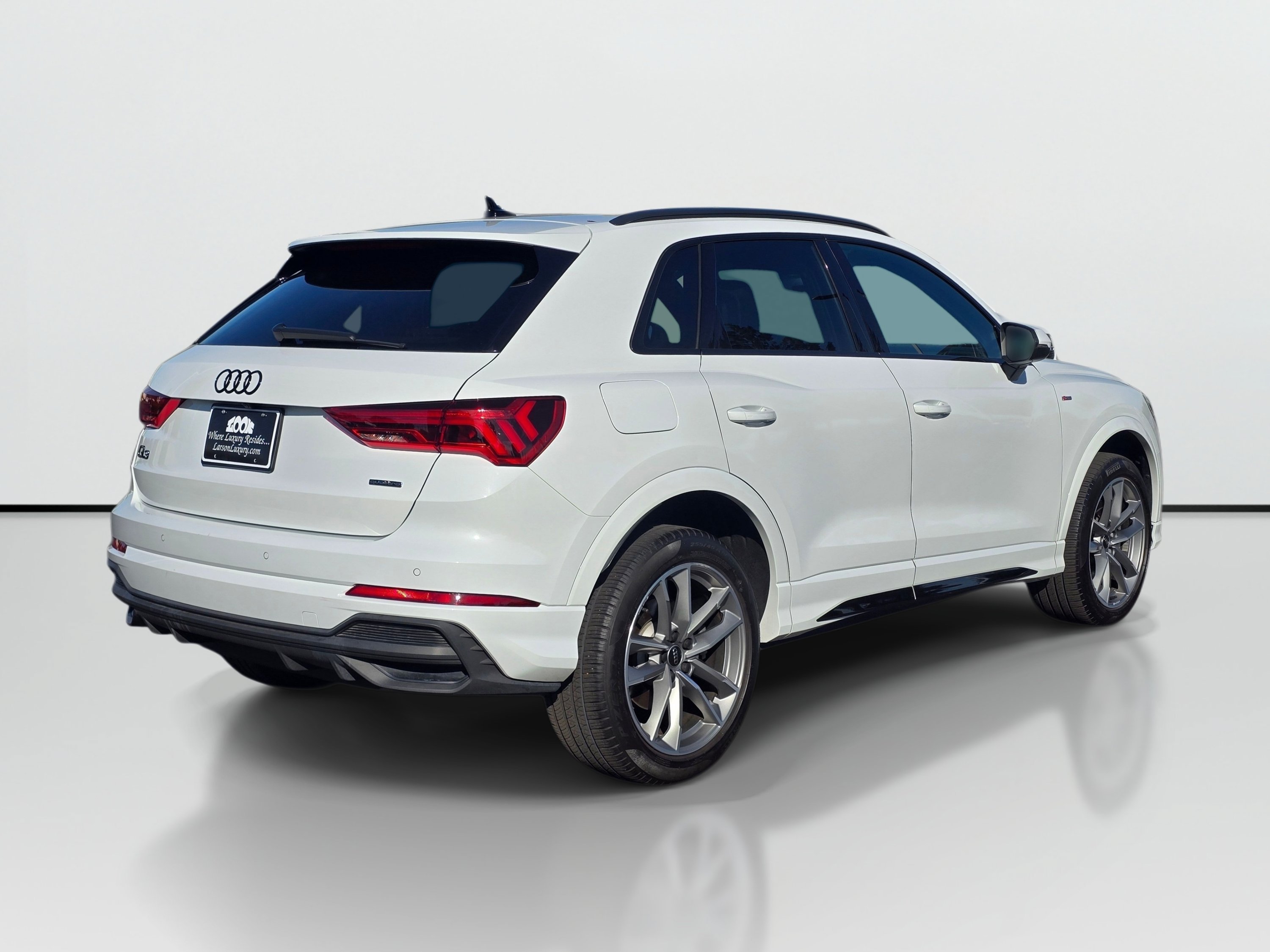 Used 2023 Audi Q3 2.0T Premium Plus w/ Premium Plus Package AWD/4WD image 5