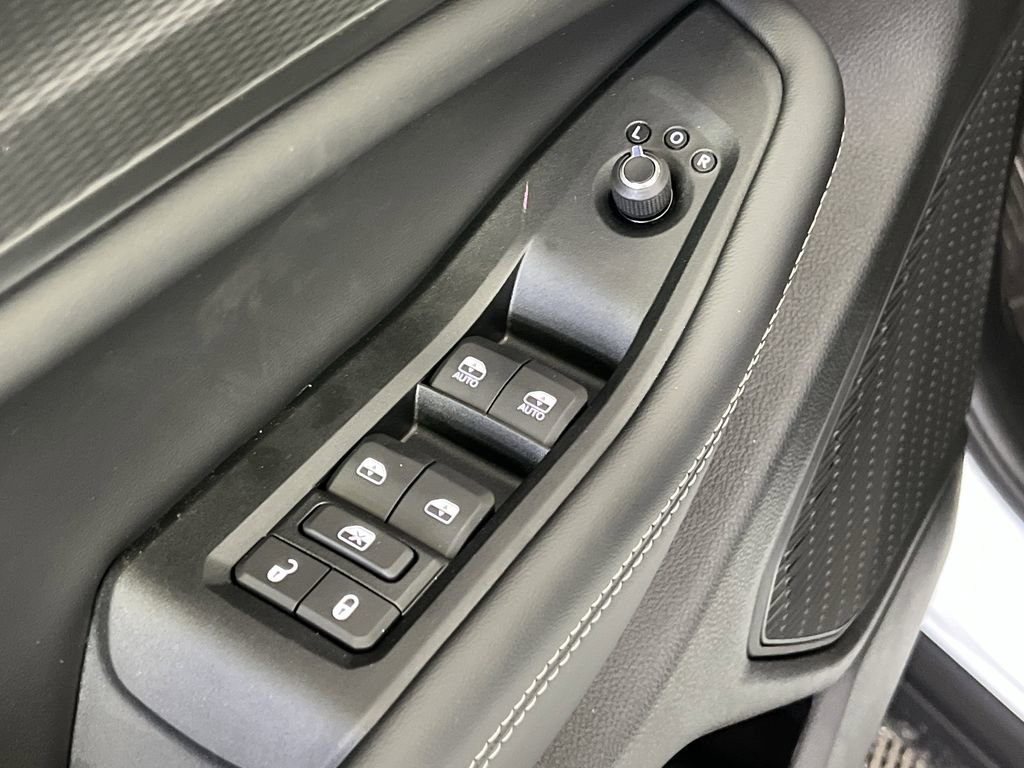 New 2025 Jeep Grand Cherokee Laredo image 11