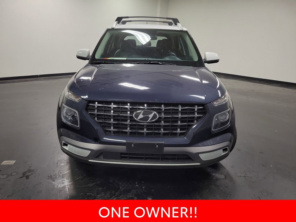Used 2023 Hyundai Venue Limited image 3