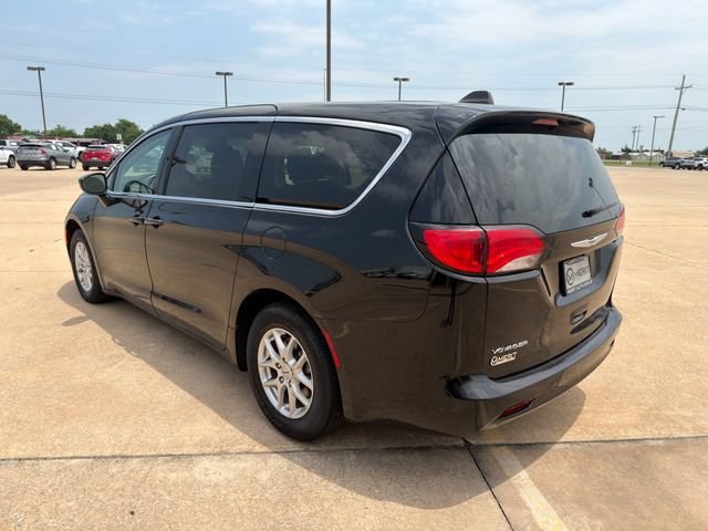Used 2024 Chrysler Voyager LX FWD image 11