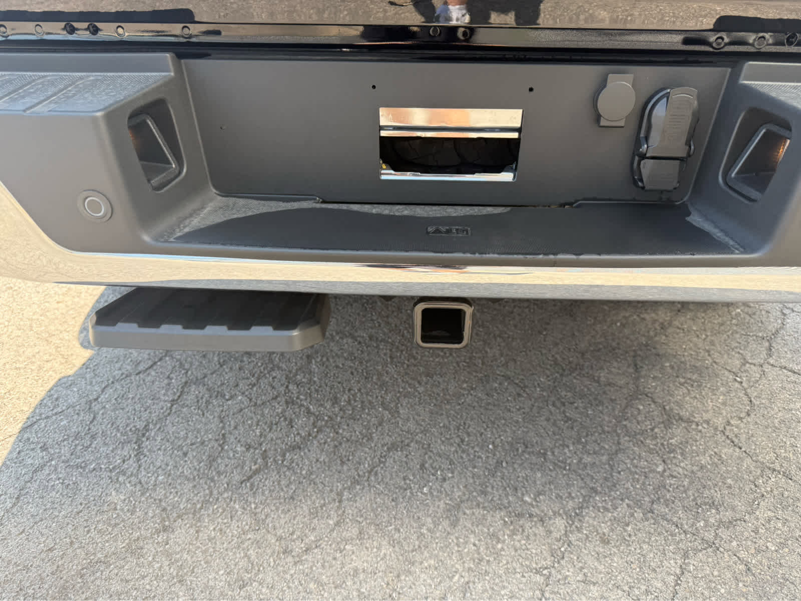 New 2025 Ford F150 Lariat w/ Equipment Group 501A Mid image 9
