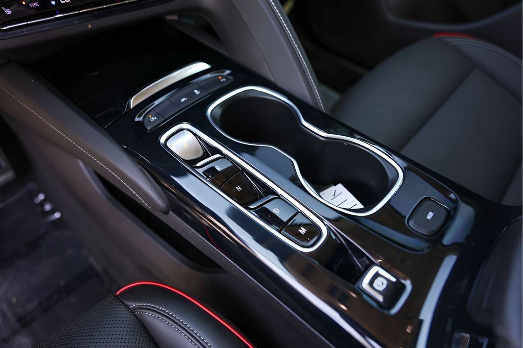 Used 2022 Buick Envision Essence w/ Sport Touring Package FWD image 21