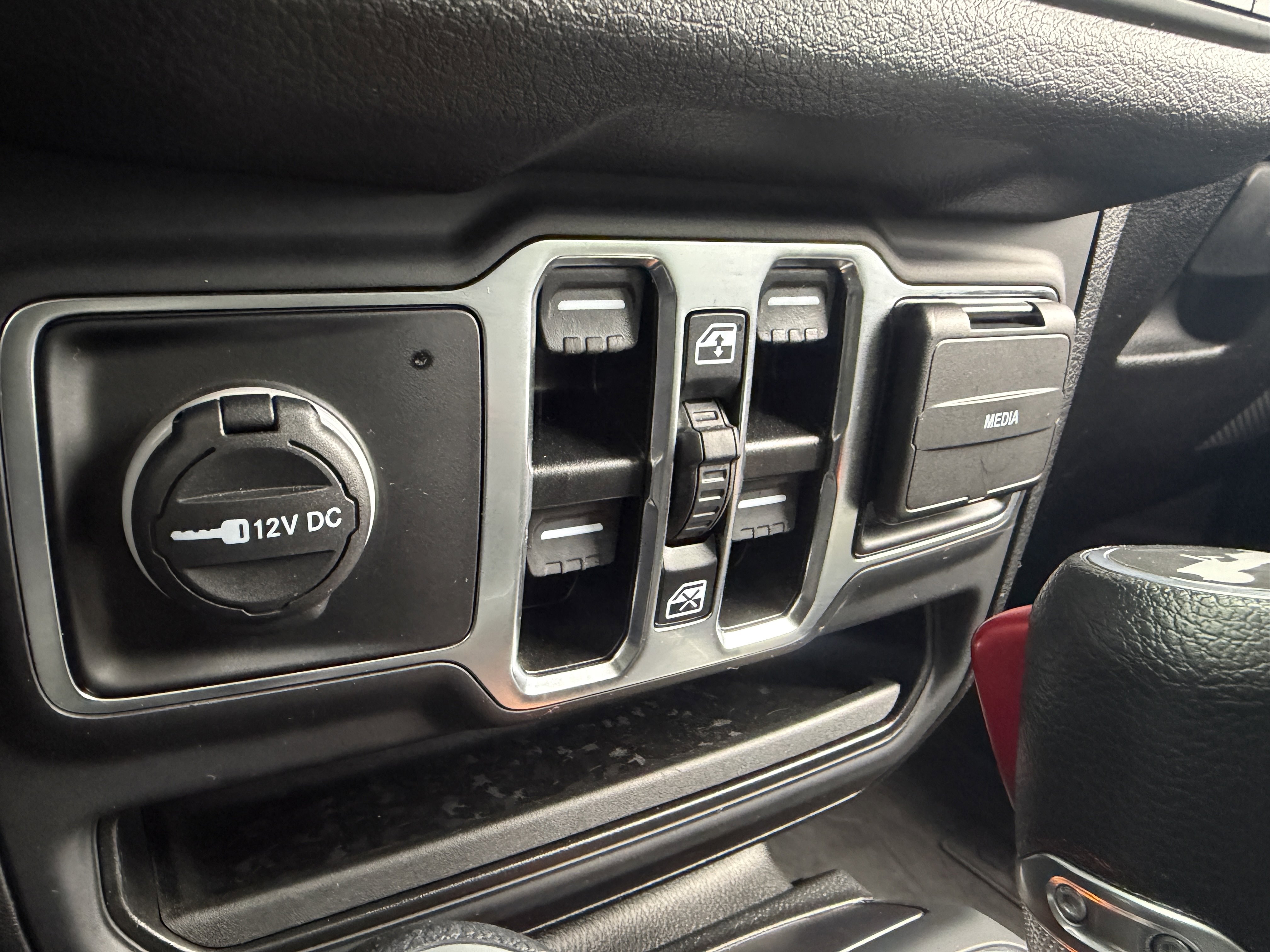 Used 2025 Ford Explorer ST image 47