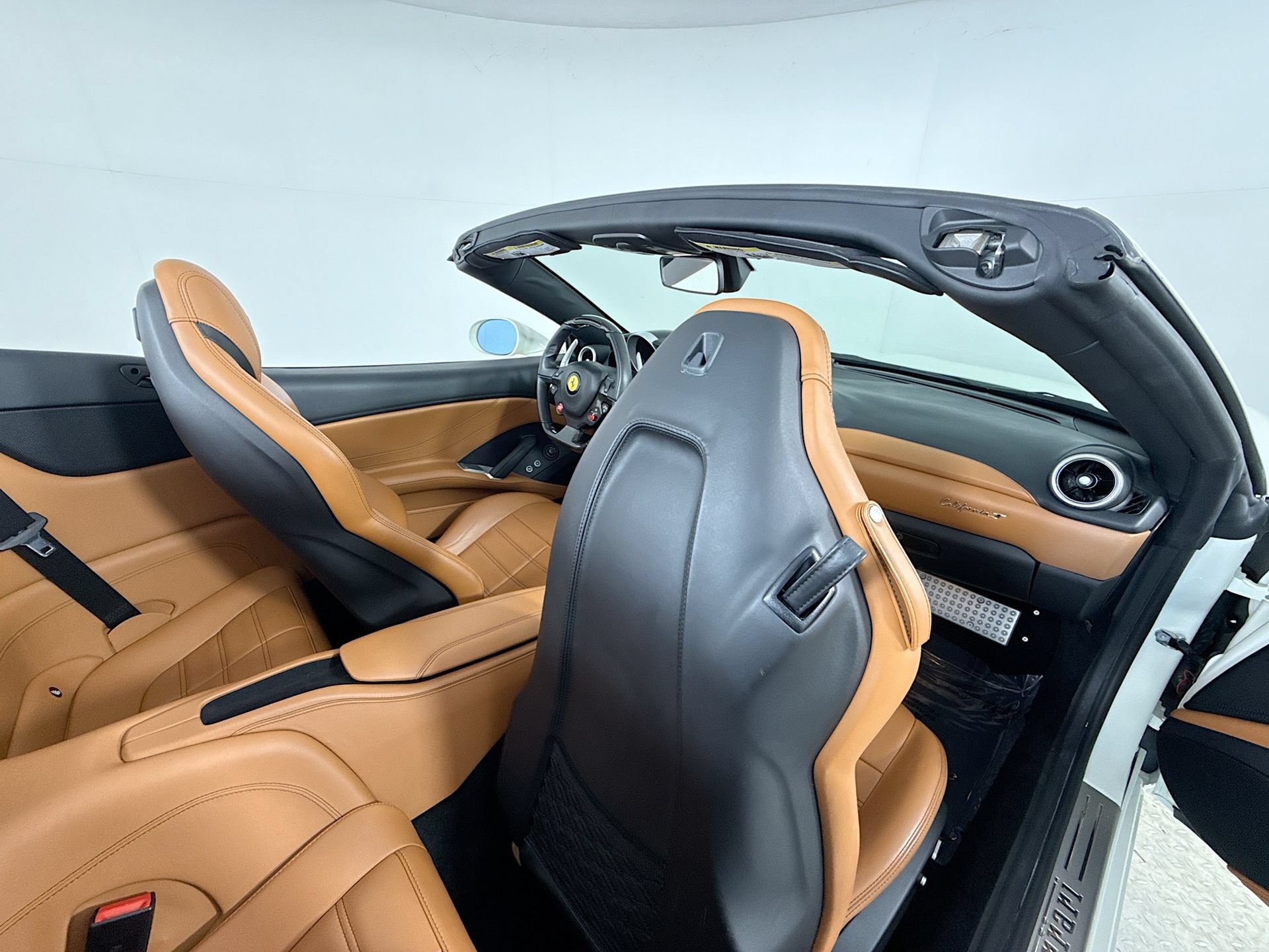 Certified 2017 Ferrari California T RWD image 24