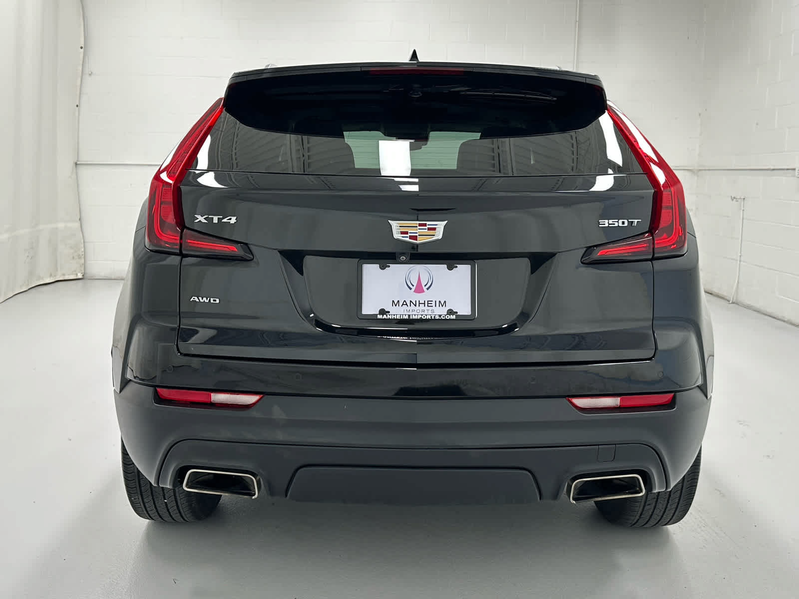 Used 2023 Cadillac XT4 Luxury w/ Cold Weather Package AWD/4WD image 7