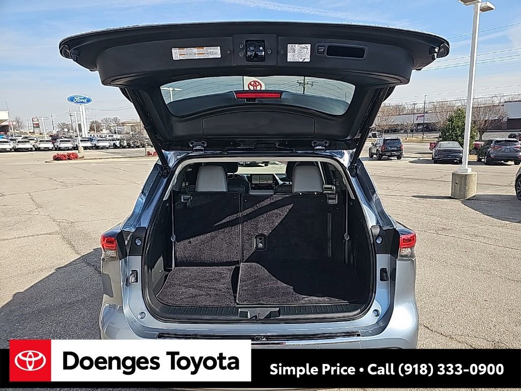 Used 2022 Toyota Highlander Platinum image 18