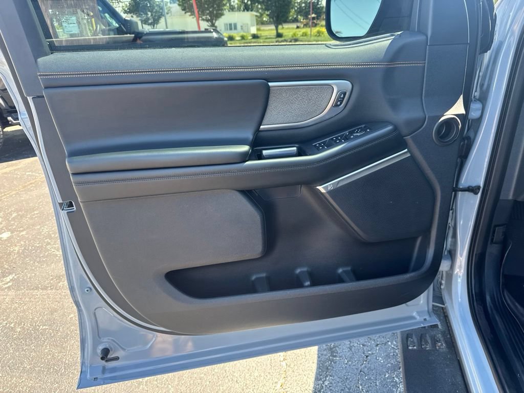 Used 2025 Ford Expedition Tremor AWD/4WD image 15