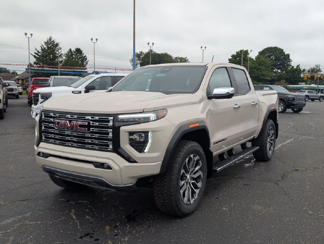 New 2026 GMC Canyon Denali w/ LPO, Black Badging Package AWD/4WD image 3
