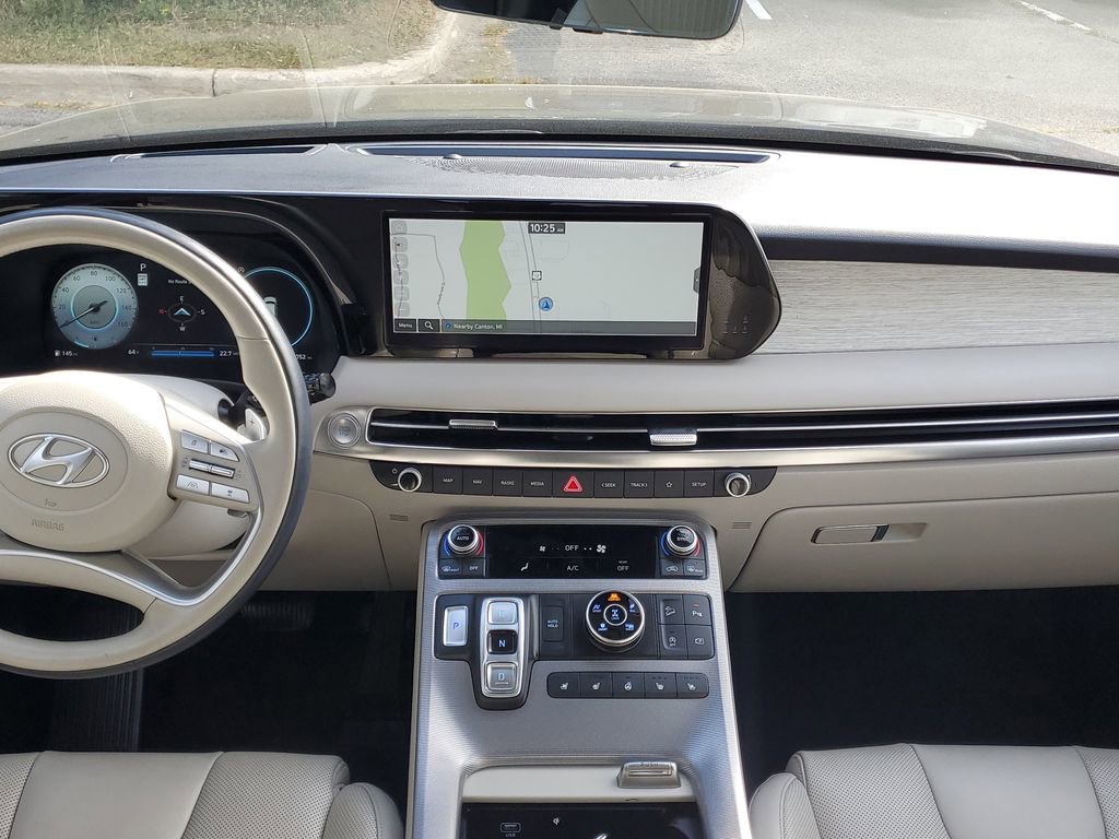 Used 2024 Hyundai Palisade Calligraphy image 32