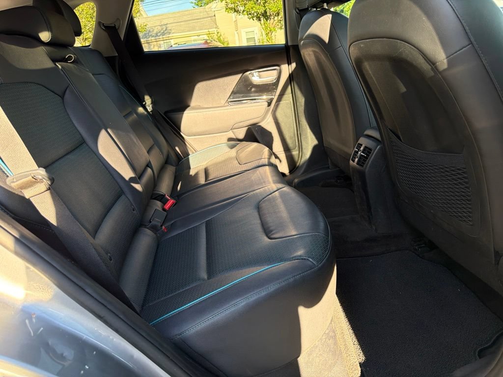 Certified 2022 Kia Niro EX Premium w/ Cold Weather Package FWD image 29