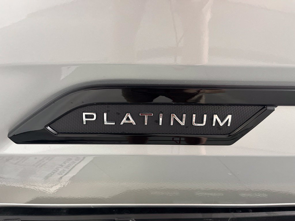 Used 2024 Toyota Tundra Platinum AWD/4WD image 39