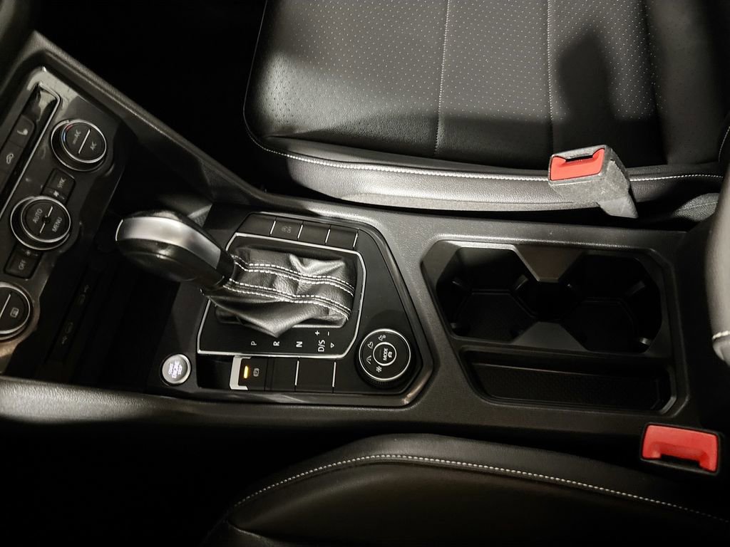 Certified 2021 Volkswagen Tiguan SE image 16