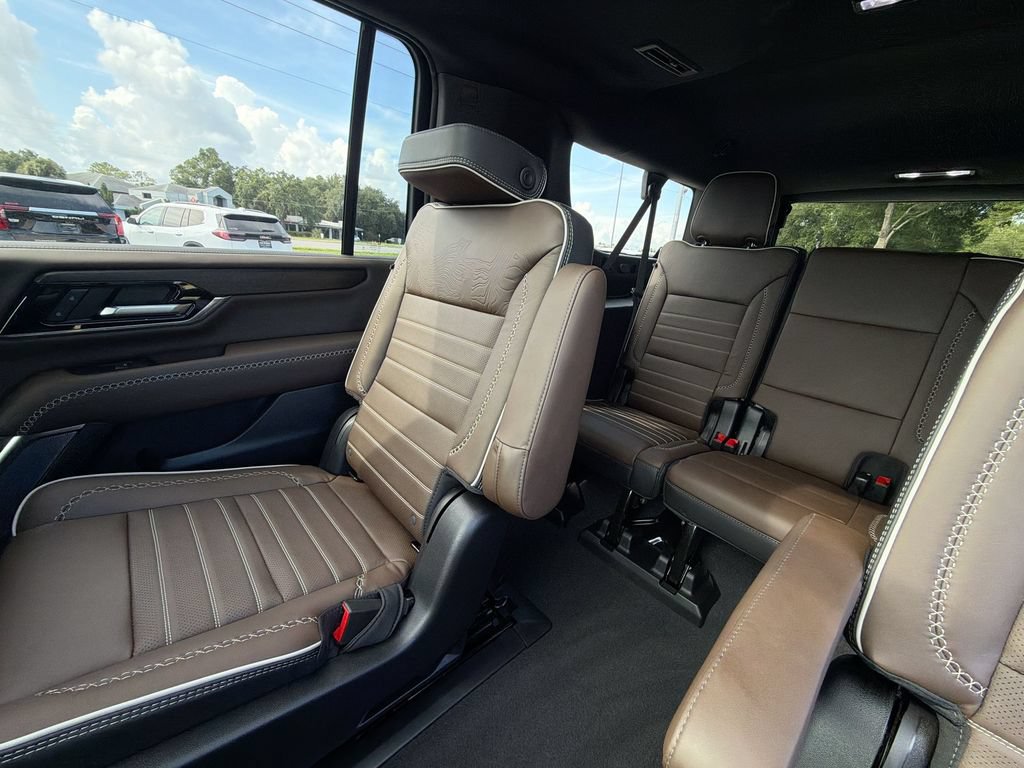 New 2026 GMC Yukon XL Denali Ultimate AWD/4WD image 12
