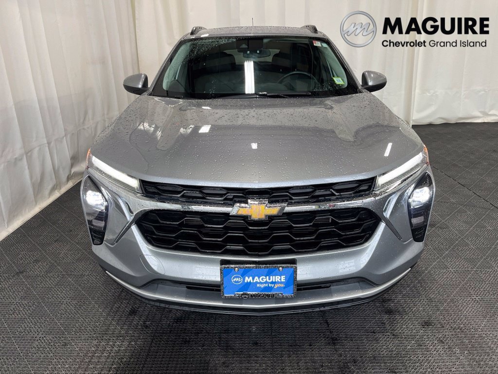 Used 2024 Chevrolet Trax LT w/ LT Convenience Package FWD image 29