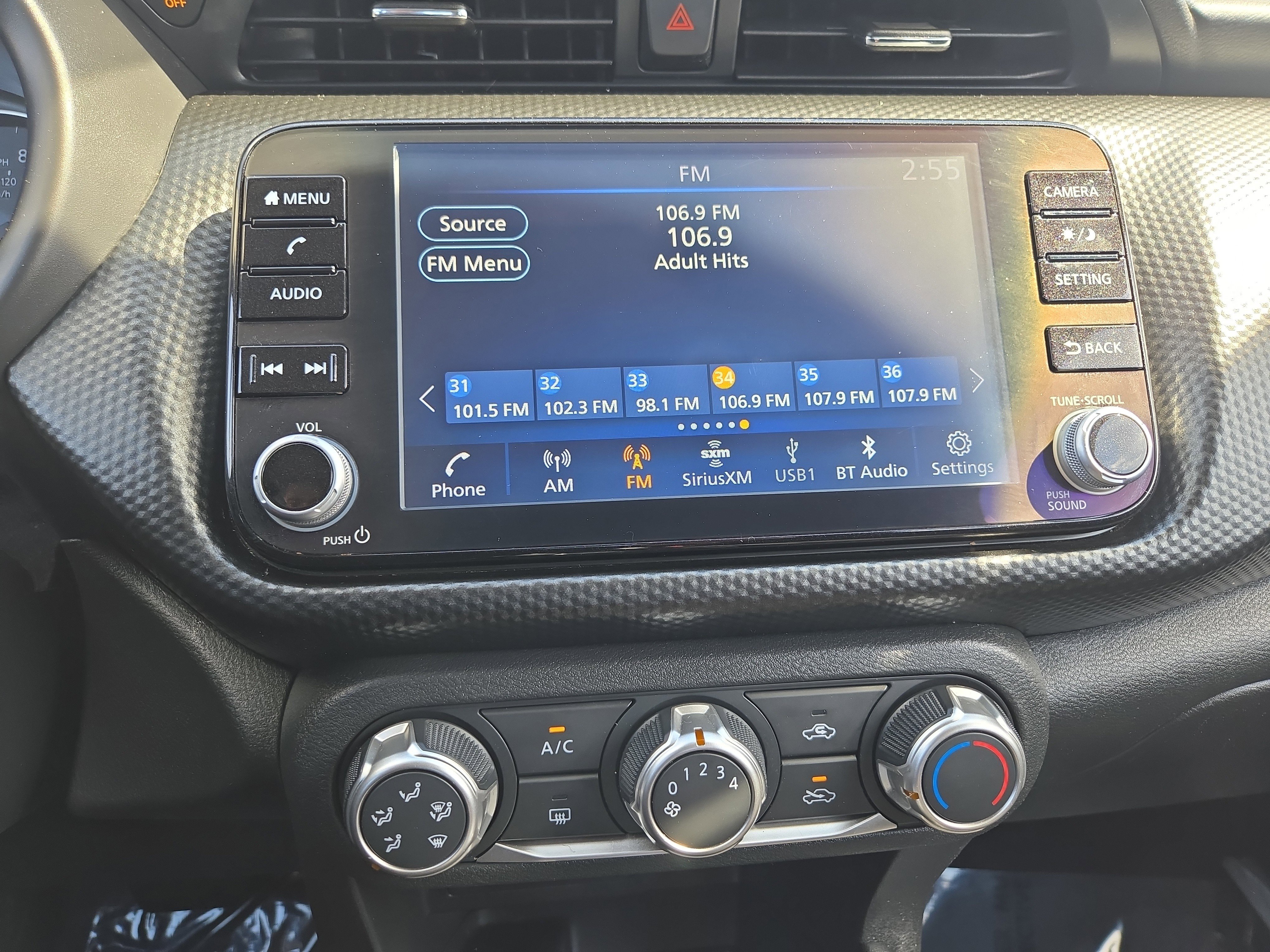 Used 2023 Nissan Kicks SV image 16