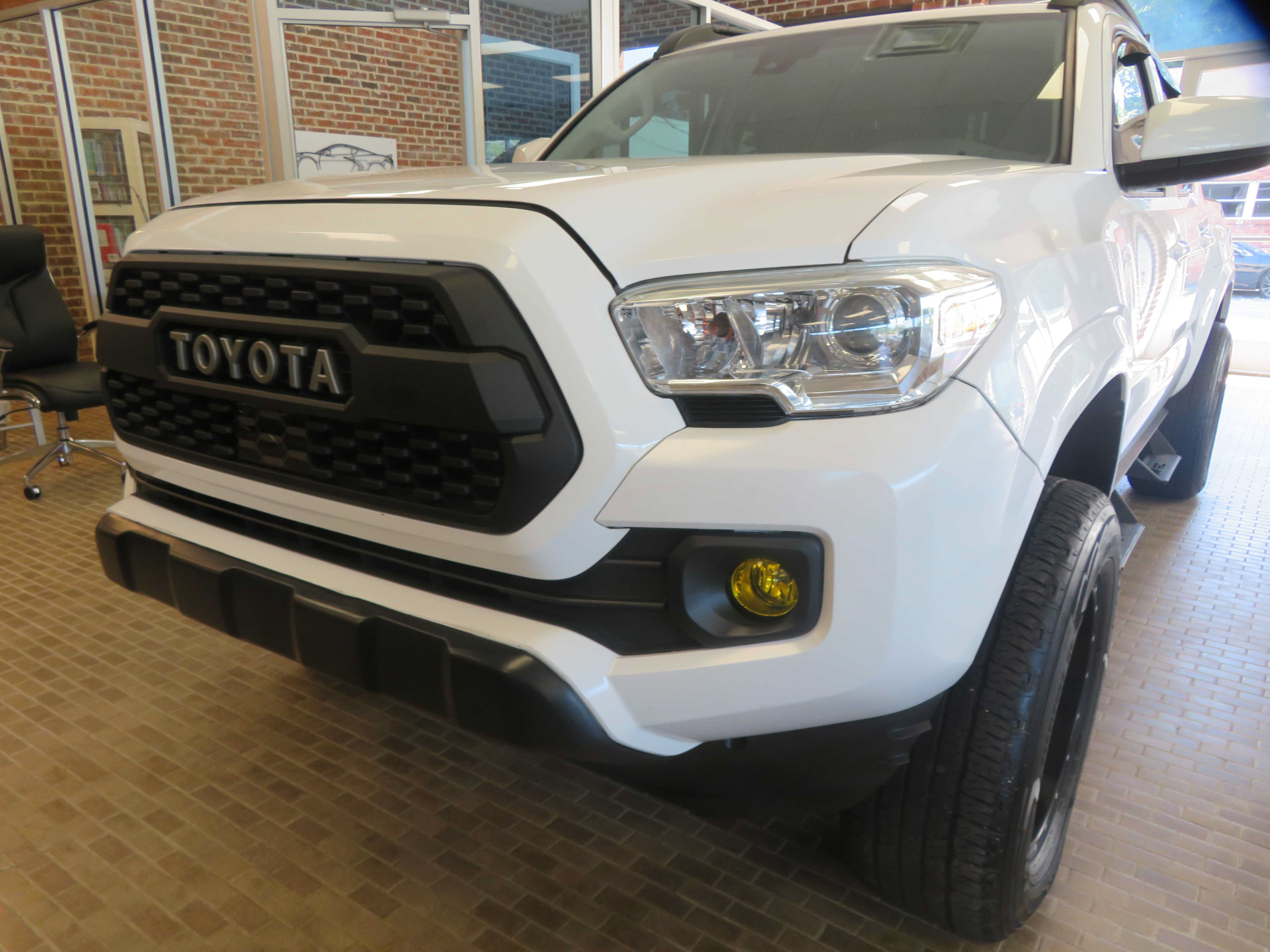 Used 2020 Toyota Tacoma SR AWD/4WD image 57