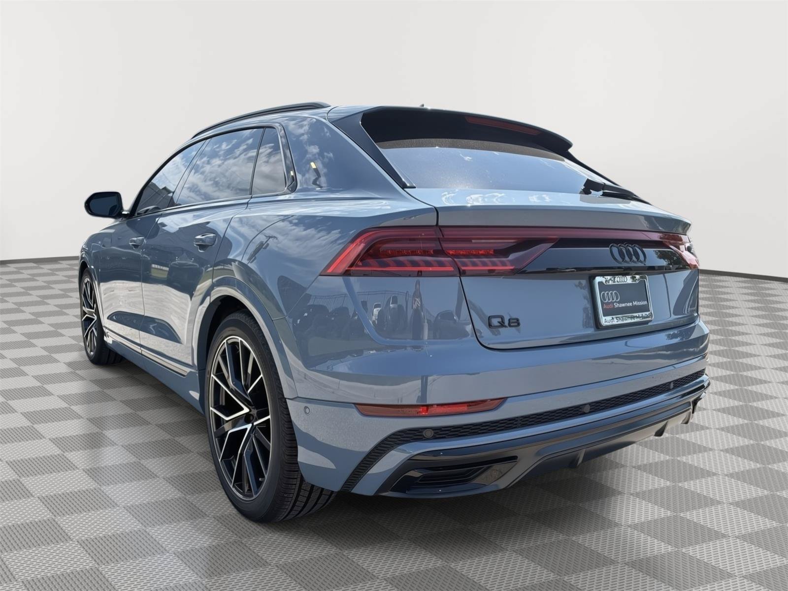Certified 2023 Audi Q8 Prestige w/ Prestige Package AWD/4WD image 3