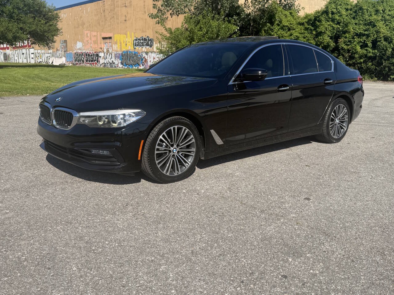 Used 2017 BMW 530i RWD image 2