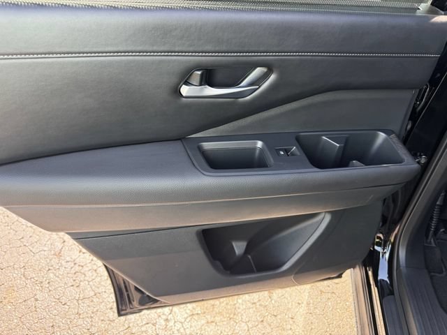 Used 2025 Nissan Pathfinder SL AWD/4WD image 20