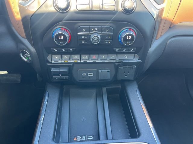 Used 2020 Chevrolet Silverado 1500 High Country w/ Technology Package image 33