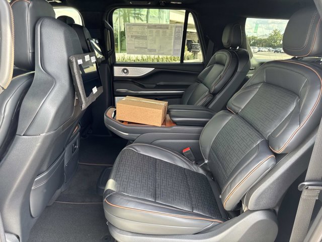 New 2025 Lincoln Navigator L Black Label image 16