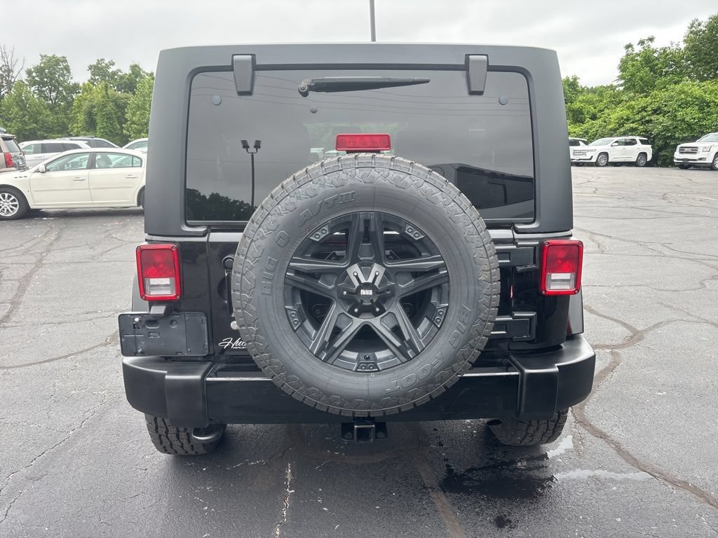 Used 2017 Jeep Wrangler Unlimited Sahara w/ Connectivity Group AWD/4WD image 4