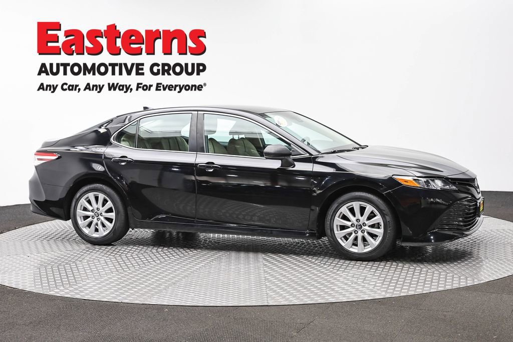 Used 2019 Toyota Camry LE FWD image 4