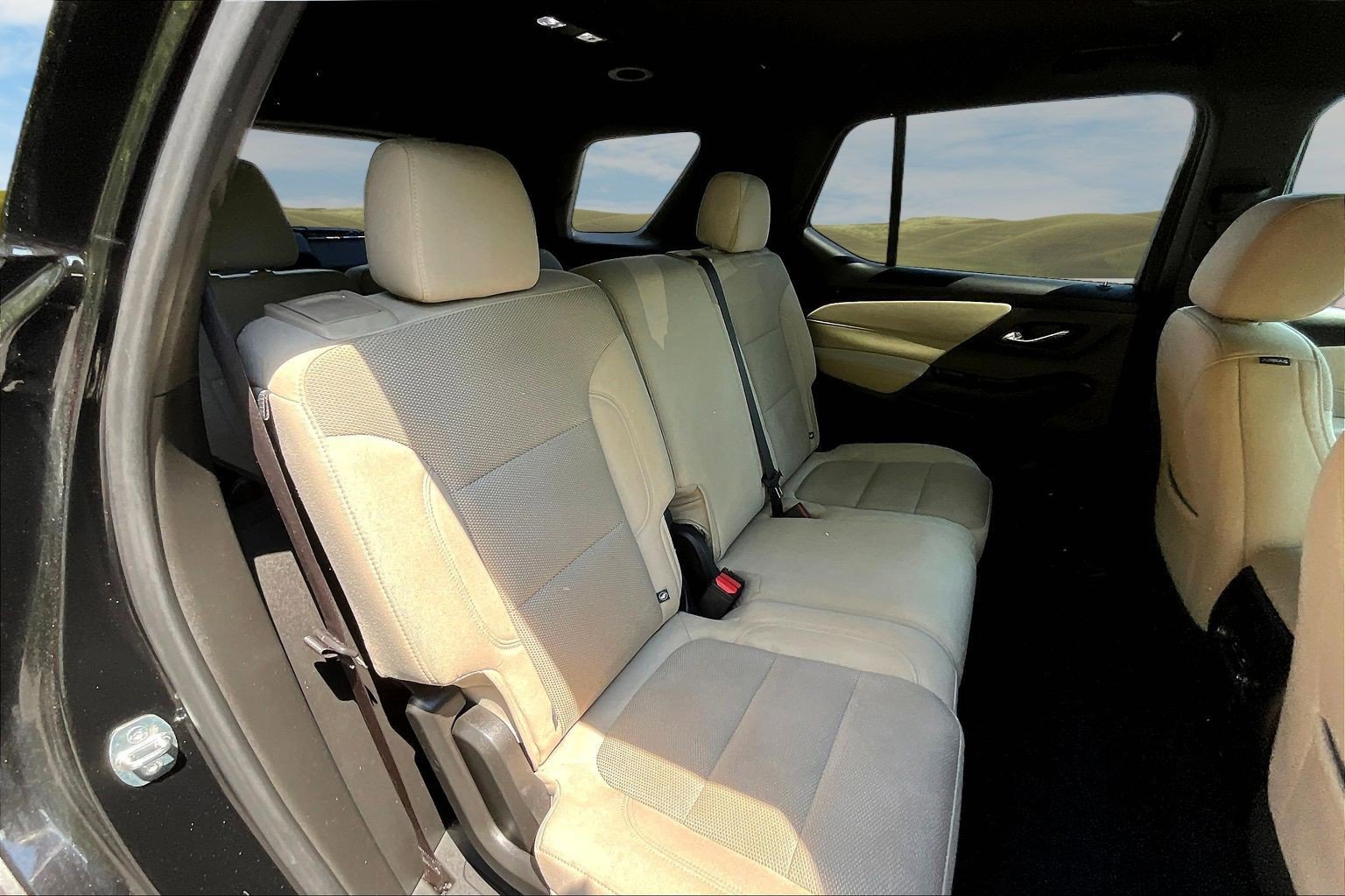 Used 2023 Chevrolet Traverse LS AWD/4WD image 16
