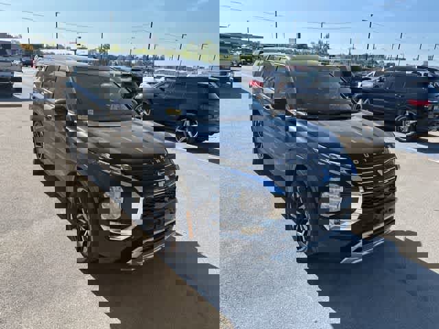 Used 2022 Mitsubishi Outlander SE AWD/4WD image 22