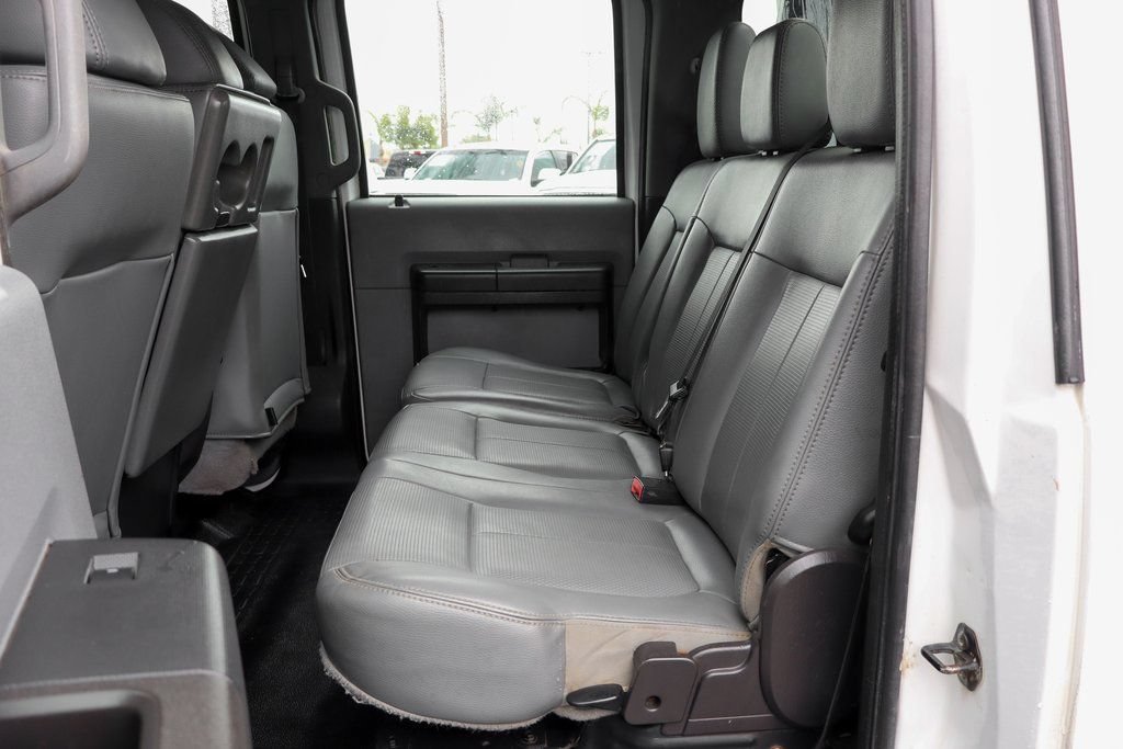 Used 2011 Ford F550 4x4 Crew Cab Super Duty w/ Payload Upgrade Pkg image 31
