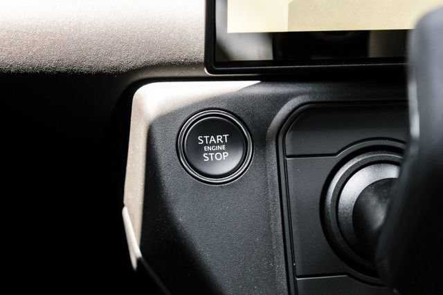 New 2026 Land Rover Defender 110 X-Dynamic SE AWD/4WD image 25