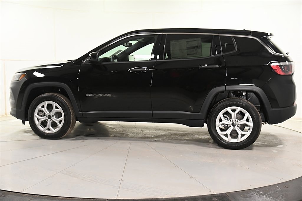 New 2025 Jeep Compass Sport image 4