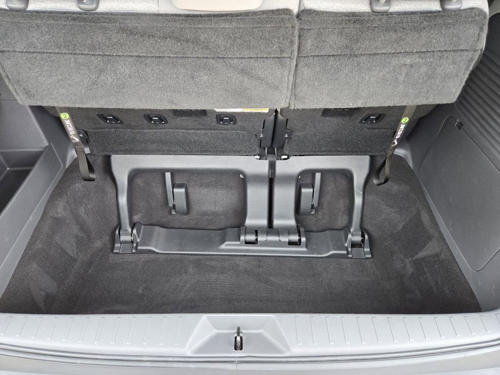 Used 2021 Toyota Sienna LE FWD image 22