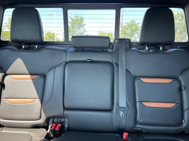 Used 2020 GMC Sierra 1500 AT4 w/ AT4 Preferred Package AWD/4WD image 32